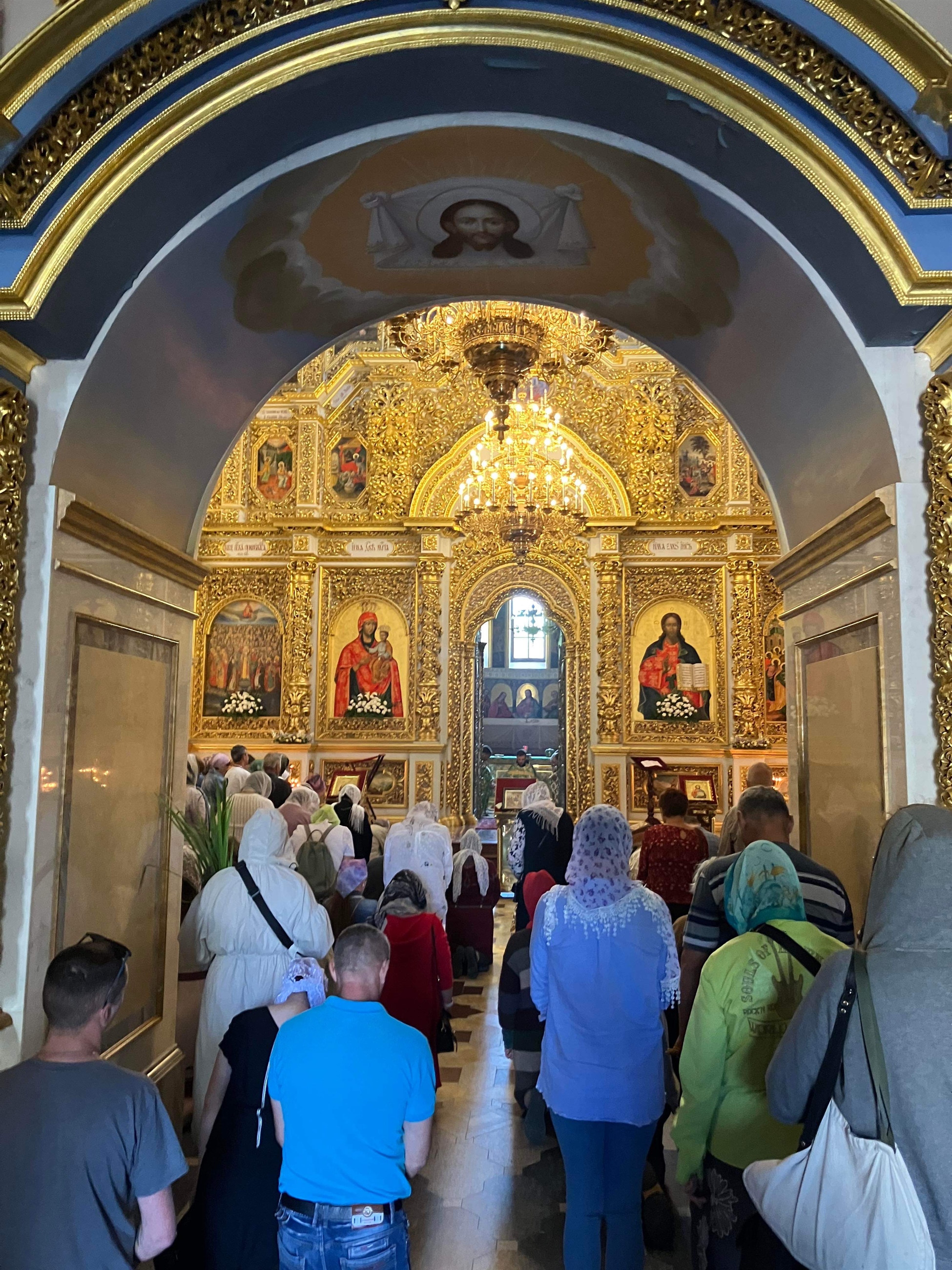 20230604_190435261_ios